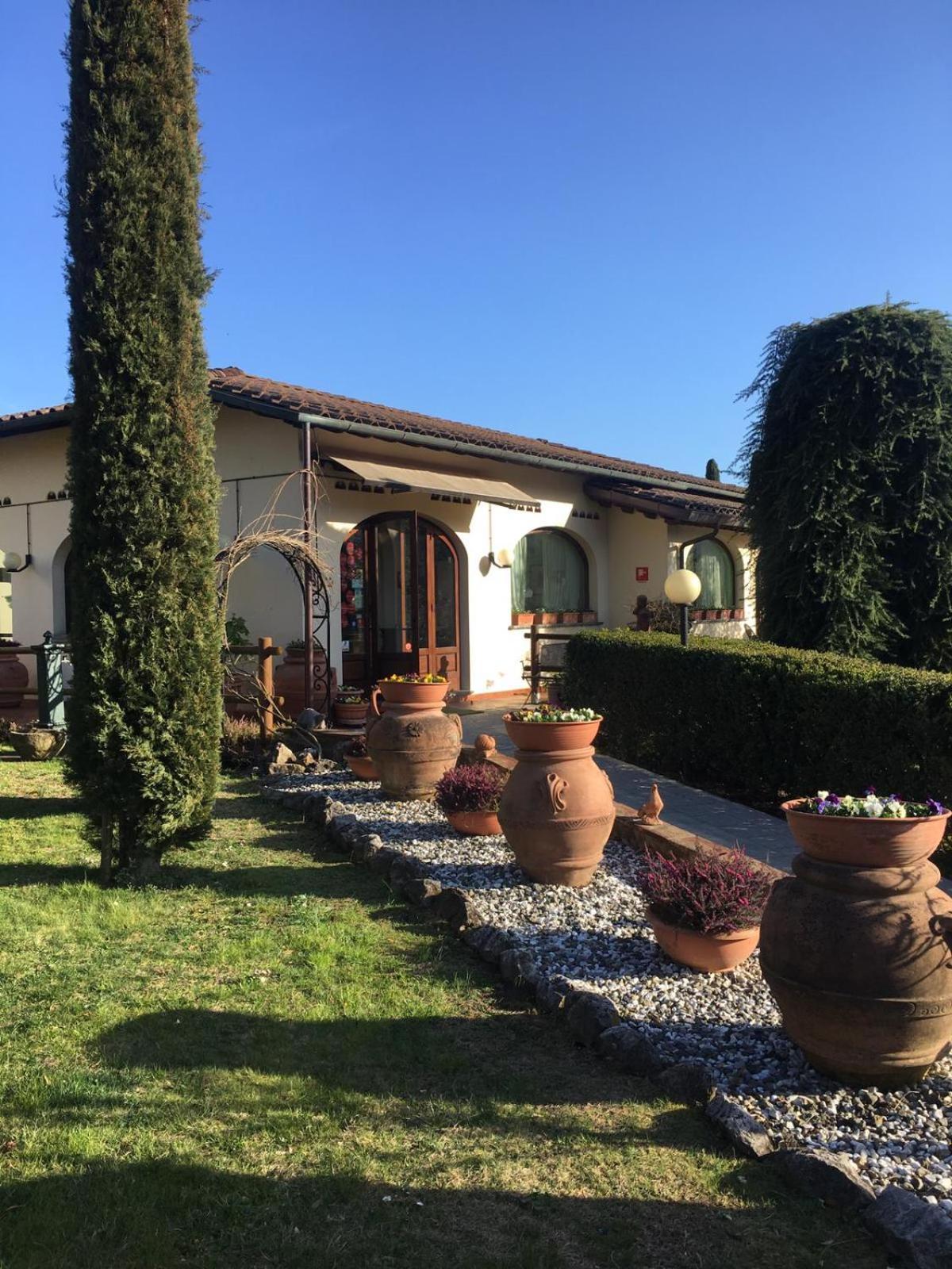 Hotel Ristorante La Lanterna Castelnuovo di Garfagnana Exteriér fotografie