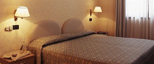 Hotel Ristorante La Lanterna Castelnuovo di Garfagnana Exteriér fotografie